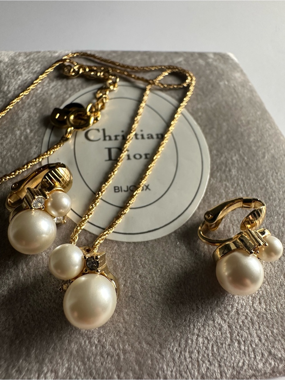 Vintage Christian Dior Faux Pearl Rhinestone Necklace & Clip-On Earrings Set - Picture 14 of 16